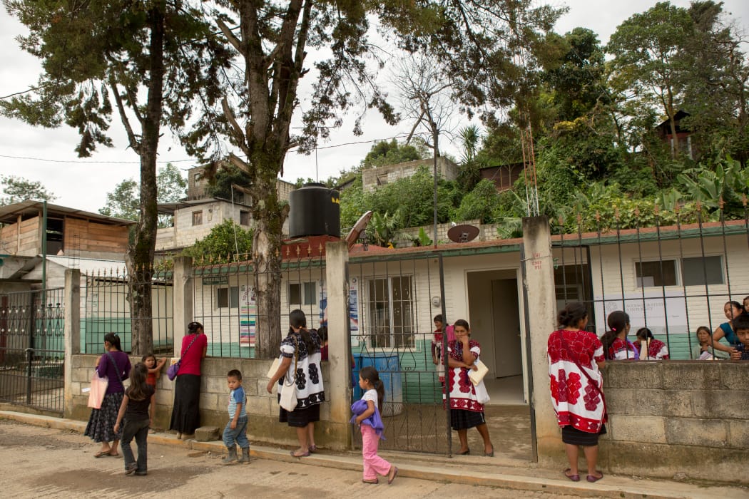 Proponen atender partos en centros de salud y unidades médicas rurales durante contingencia