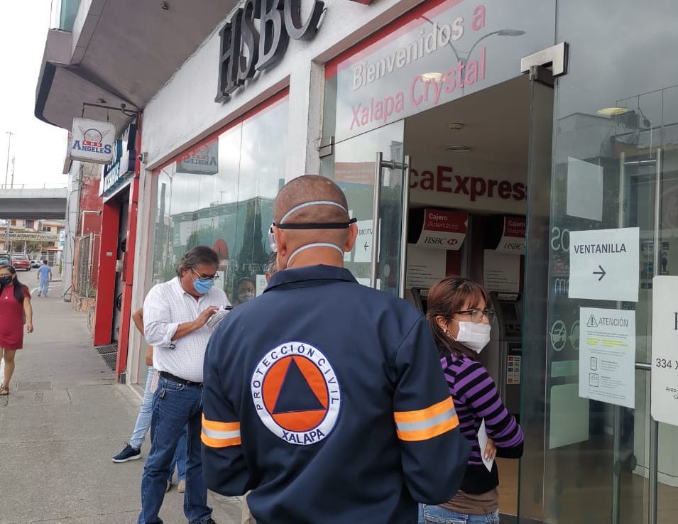Continúa sanitización de tianguis y espacios públicos en Xalapa