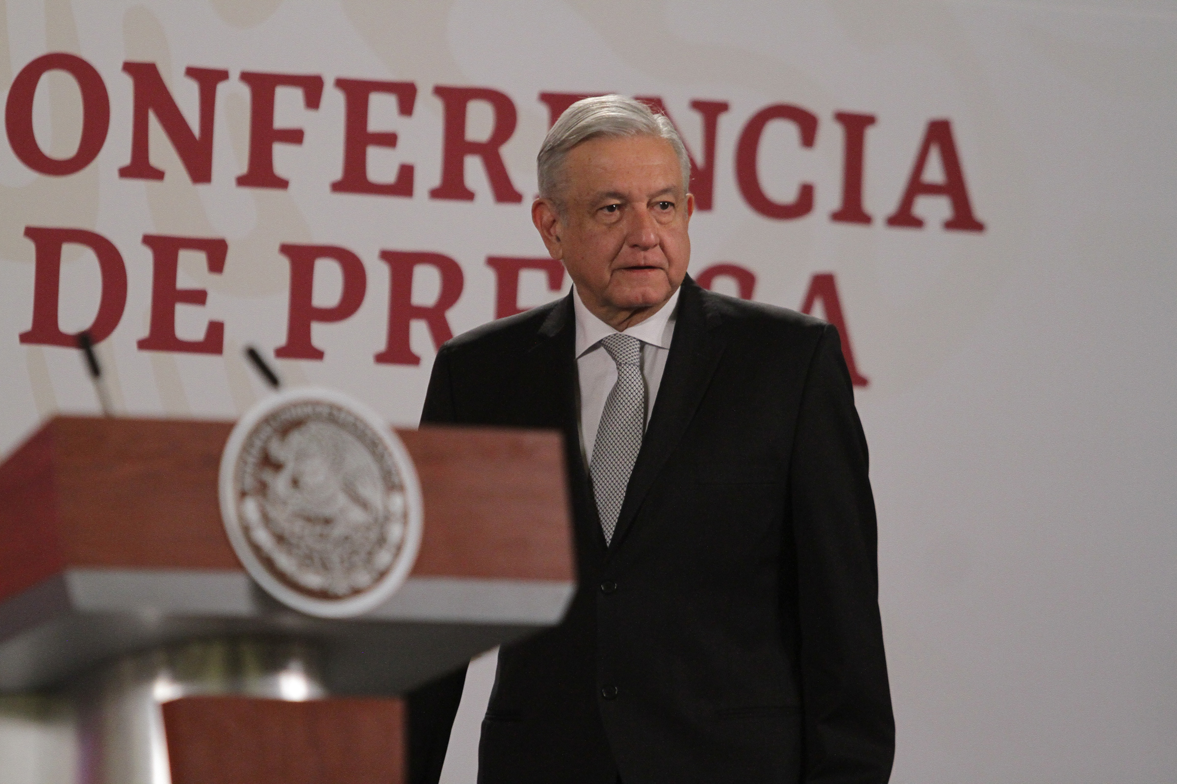 Destaca AMLO aumento de remesas en marzo y agradece a migrantes