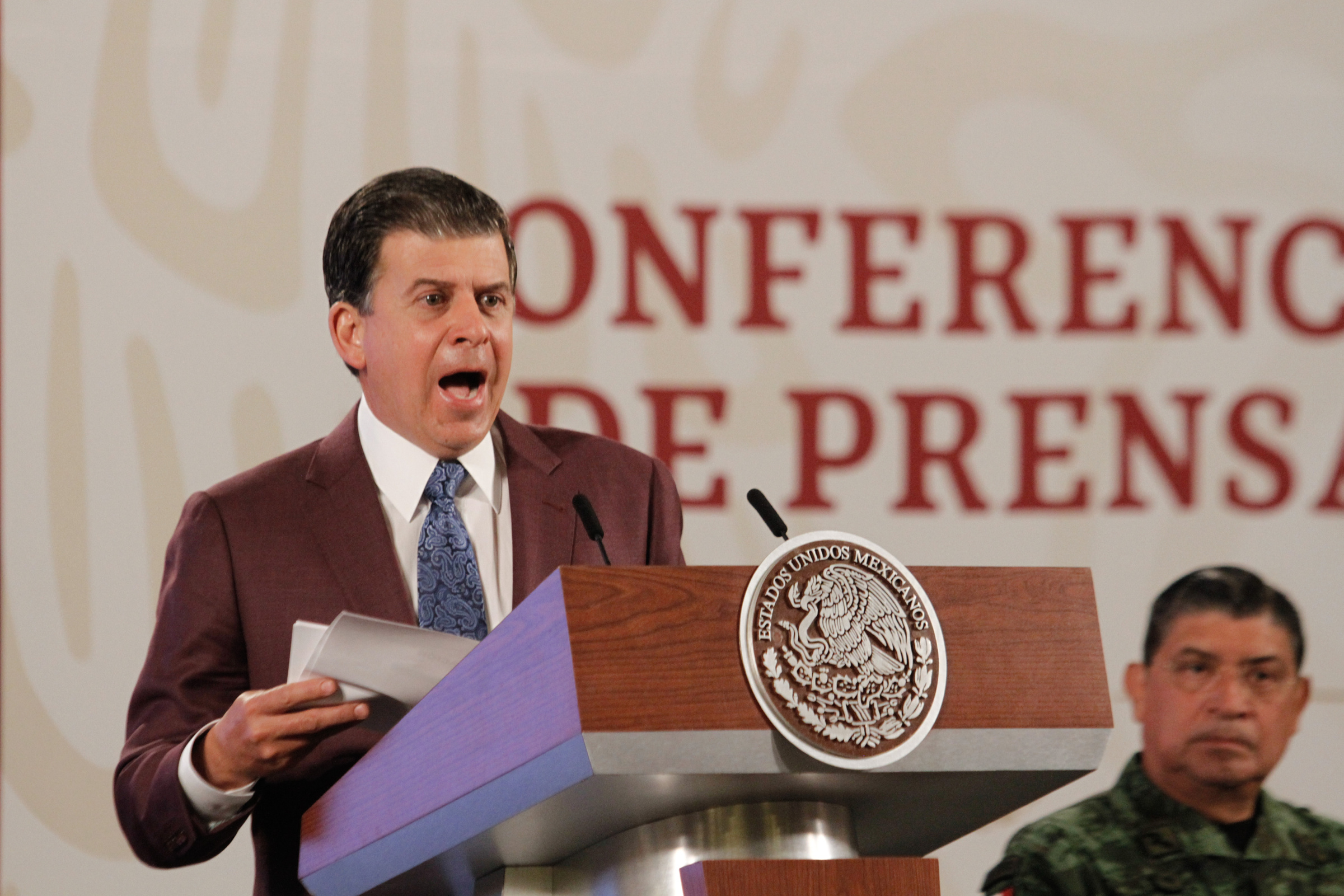 Tras vencer al COVID-19, reaparece Ricardo Sheffield, titular de Profeco