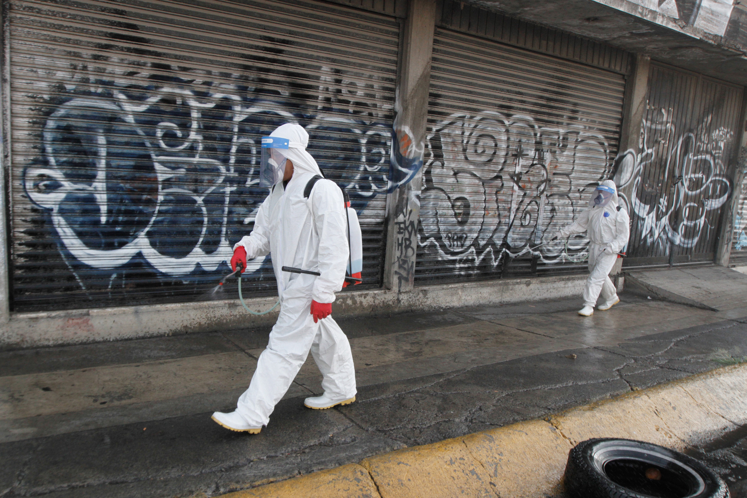 Todo el mes de junio continuará sanitización de espacios públicos: PC Xalapa