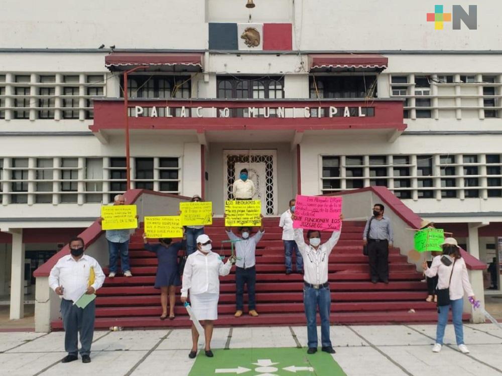 Abogados de Coatzacoalcos piden activar juicios en línea
