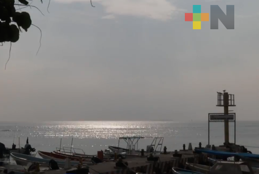 Muere menor al volcar embarcación en laguna de Alvarado, su madre permanece desaparecida