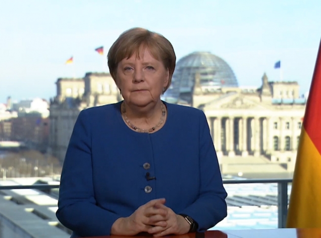 Pide Merkel una vacuna contra COVID-19 para todos