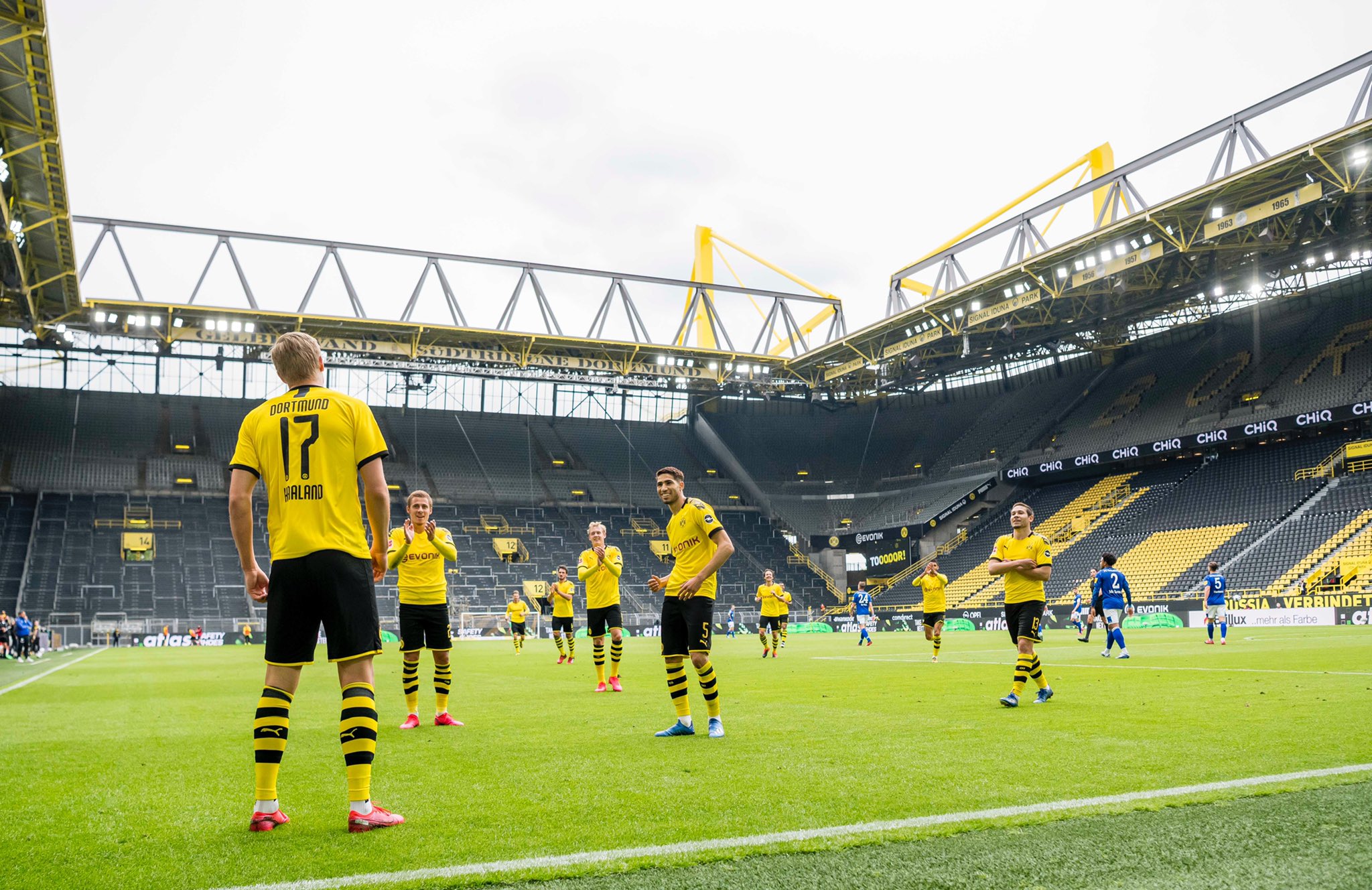 Reinició la Bundesliga: Borussia Dortmund goleó al Schalke 04