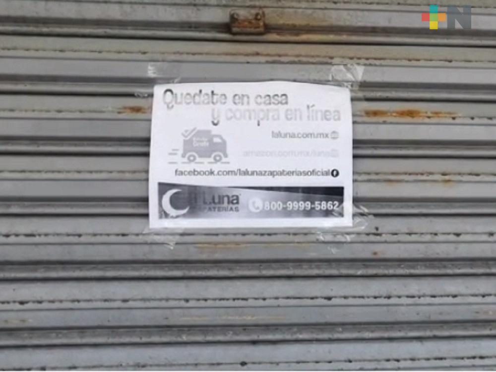 Comerciantes de Coatzacoalcos continúan cerrando negocios para prevenir contagio de COVID-19