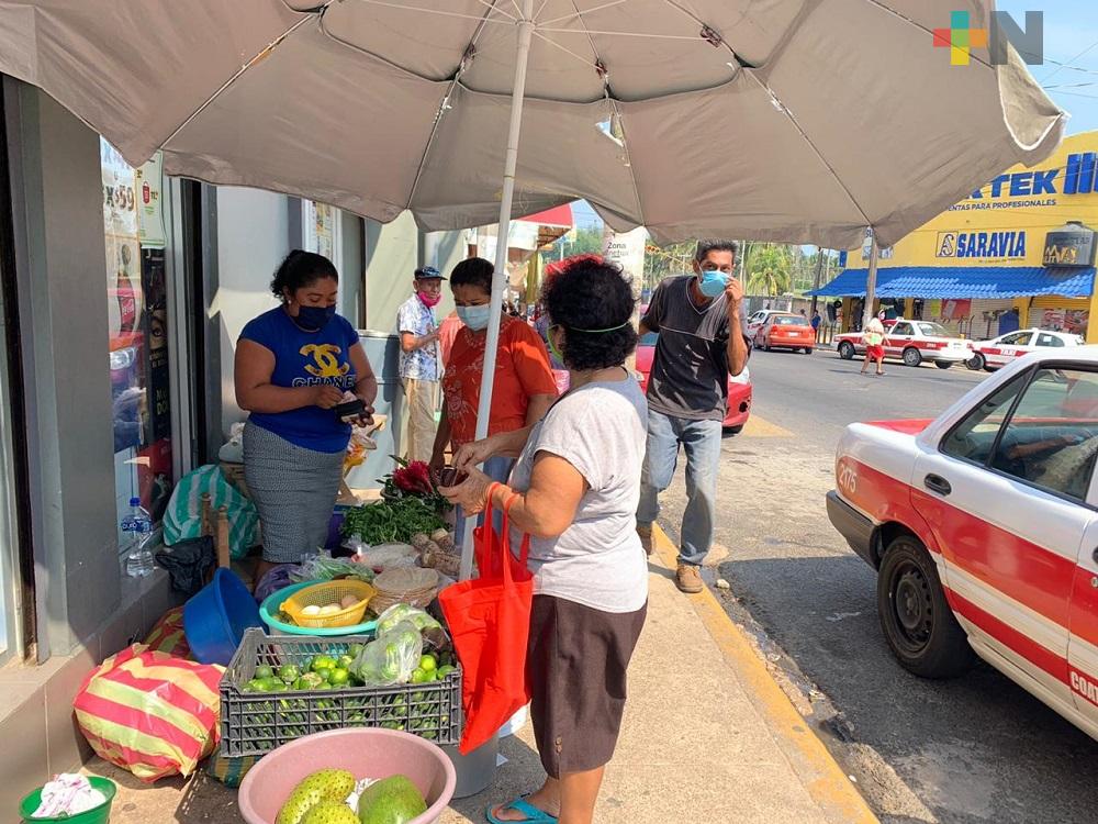 Comerciantes de “Las Palmitas” exhortan a clientes a mantener sana distancia