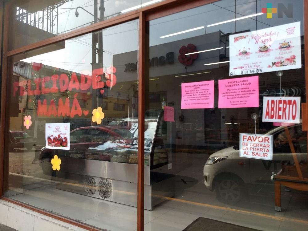 Comercios en Xalapa venden productos por entrega a domicilio, en este Día de las Madres