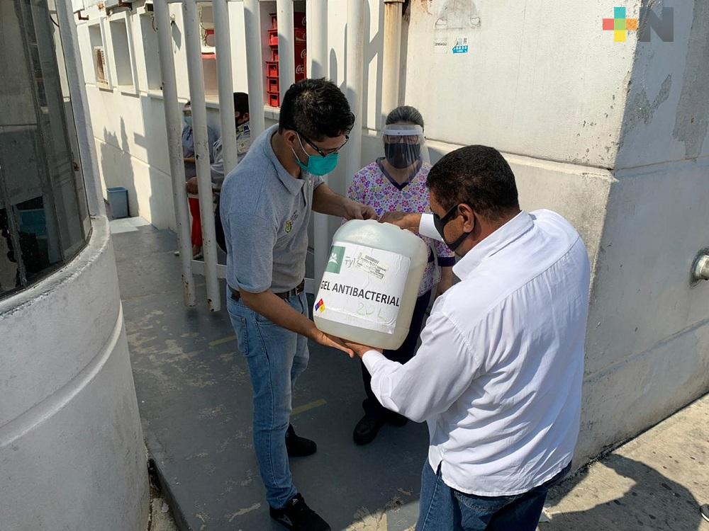 Cooperativa Nacional de Salud Puerto México entrega gel antibacterial al Hospital Regional de Coatzacoalcos