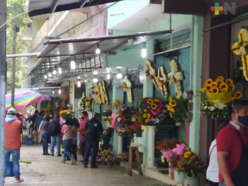 Alcalde de Xalapa exhorta a empresarios de restaurantes y florerías a ser responsables durante contingencia
