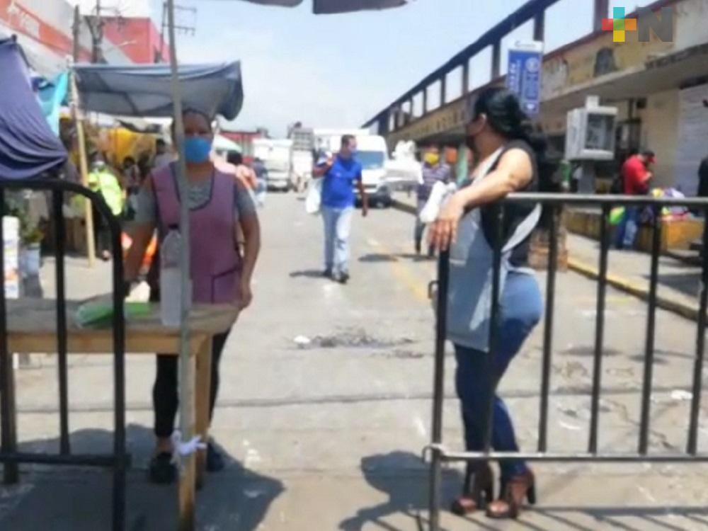 En Córdoba limpian y sanitizan mercado de Revolución para evitar propagación de coronavirus