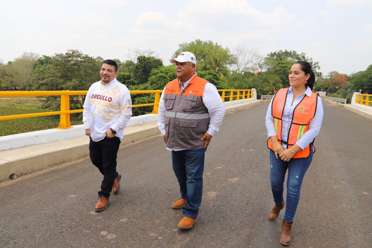 Supervisó Eric Cisneros mantenimiento carretero en la región de Los Tuxtlas