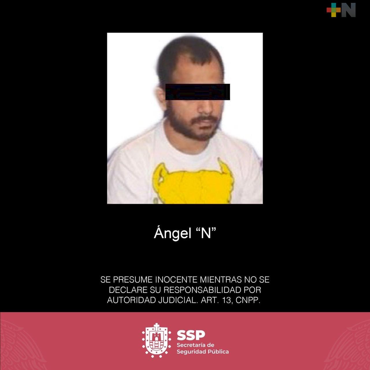 Seguridad Pública asegura droga y armas en Agua Dulce