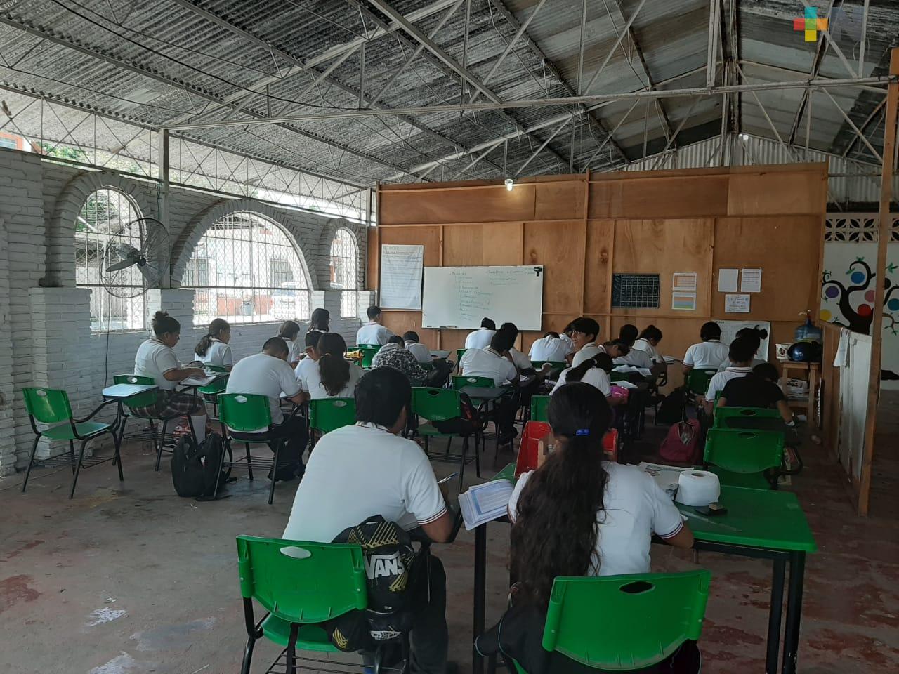 Aun sin uso de tecnología, alumnos de Teba en Tuxpan aprobarán semestre
