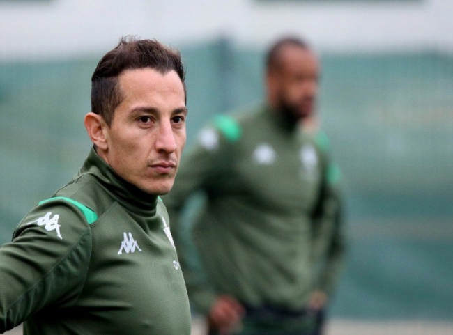 Guardado y Lainez listos para prueba de COVID-19 con Betis