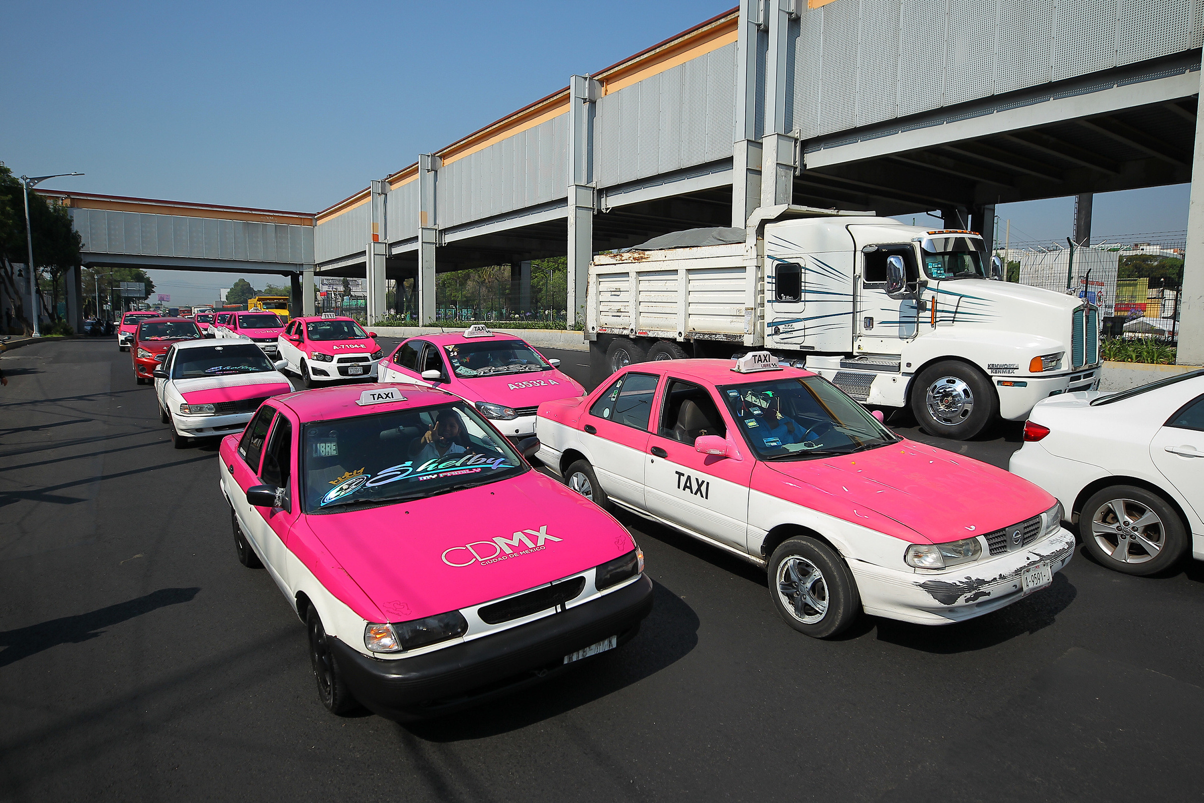 Presidente anuncia nueva gira de trabajo y entrega de apoyos económicos a taxistas, meseros y comerciantes