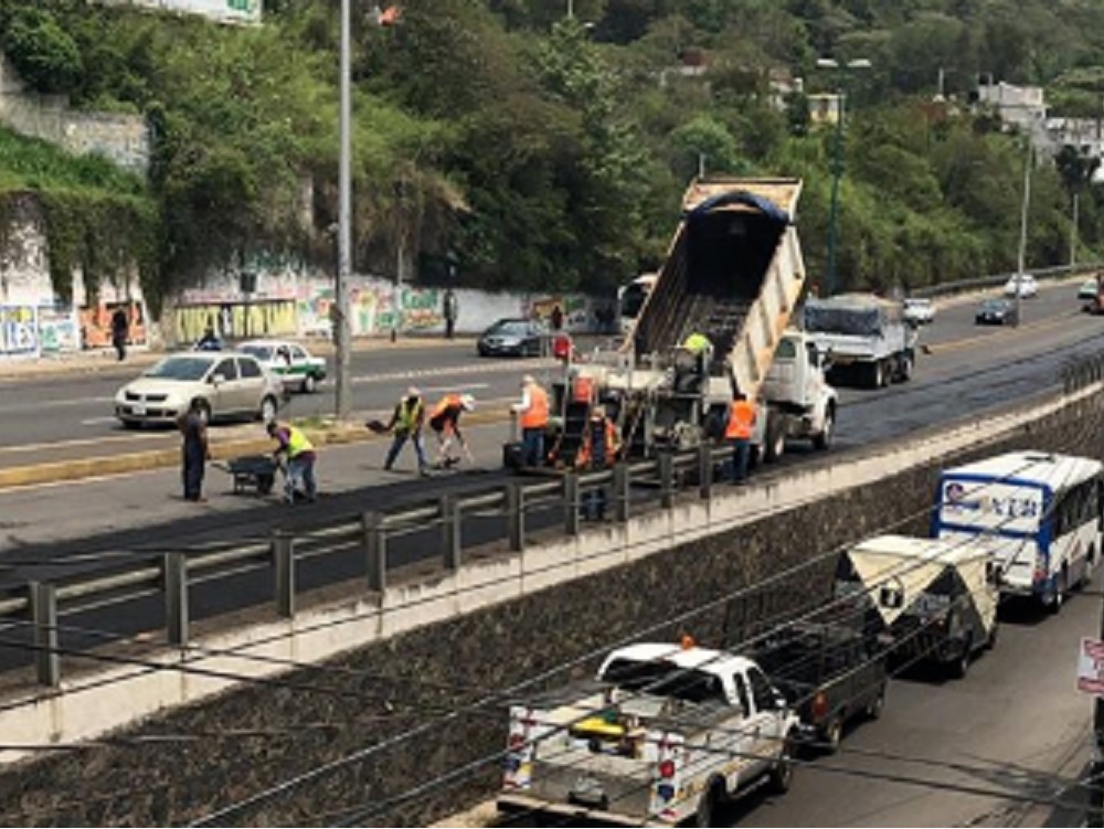 Inician trabajos de mantenimiento en carpeta asfáltica del puente Macuiltépetl