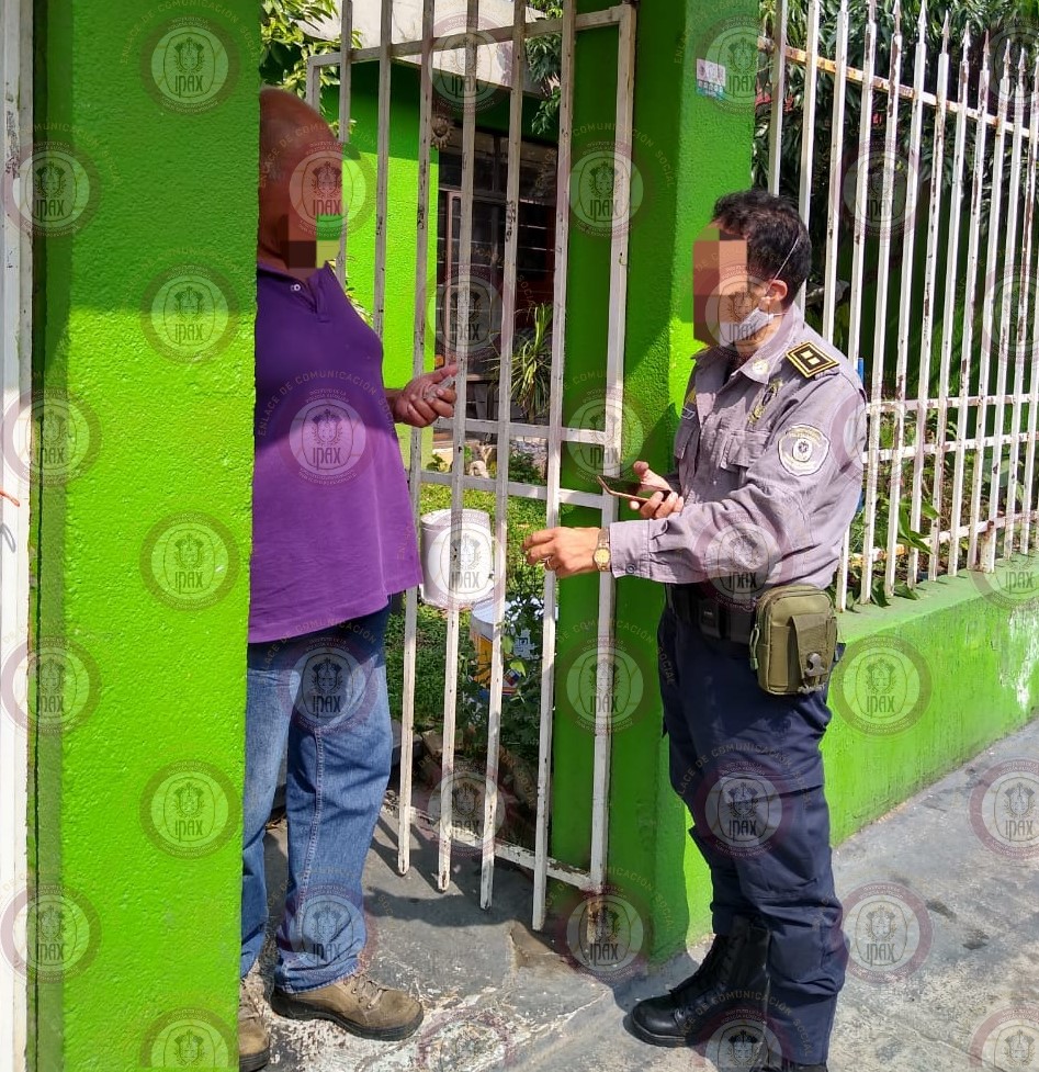 Entrega IPAX cartera olvidada en autobús, en Córdoba