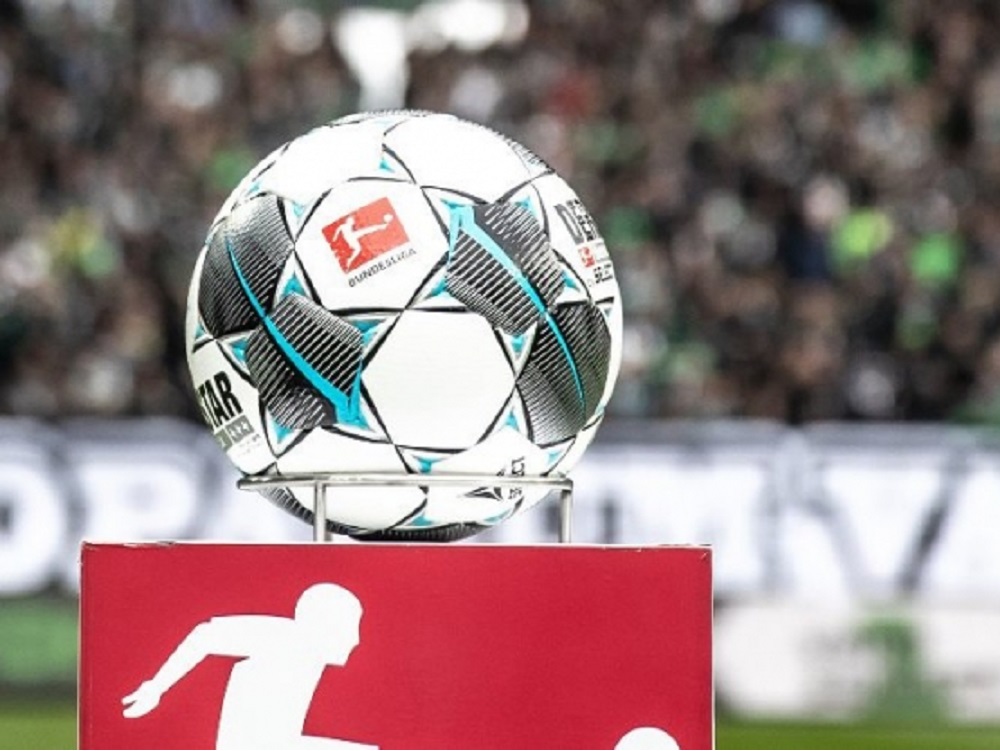 La Bundesliga celebrará los goles sin abrazos y sin aficionados