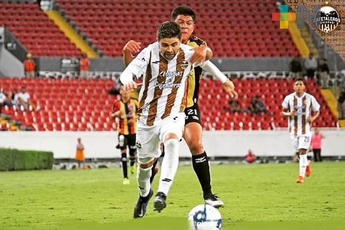 Néstor Olguín ante buenas opciones para continuar su carrera