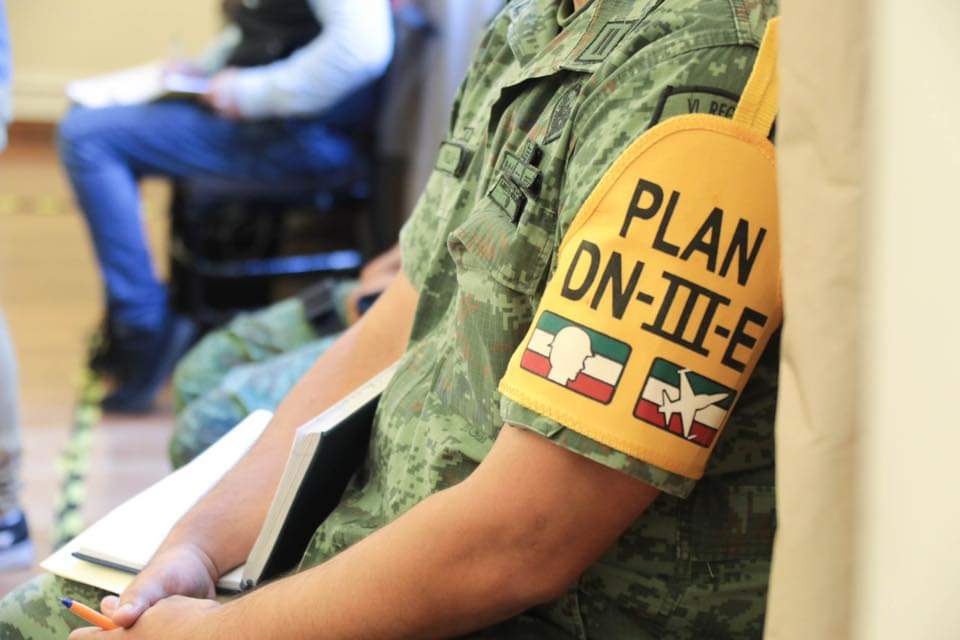 Reconocen a militares y médicos que participan en el Plan DN-III-E