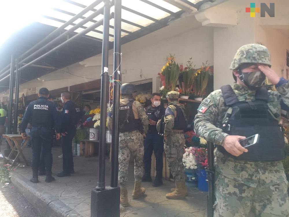 Realizan operativos en florerías de Xalapa para evitar aglomeraciones