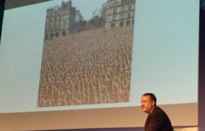Spencer Tunick exhibe fotografías desde el confinamiento