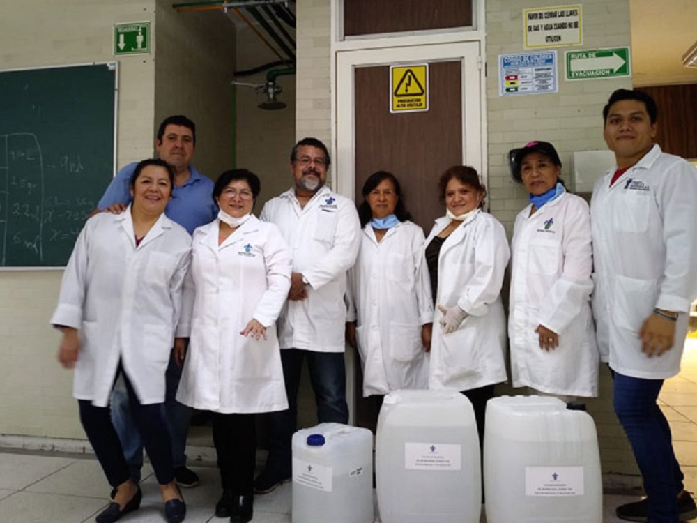 UV entregó al IMSS 230 litros de gel antibacterial