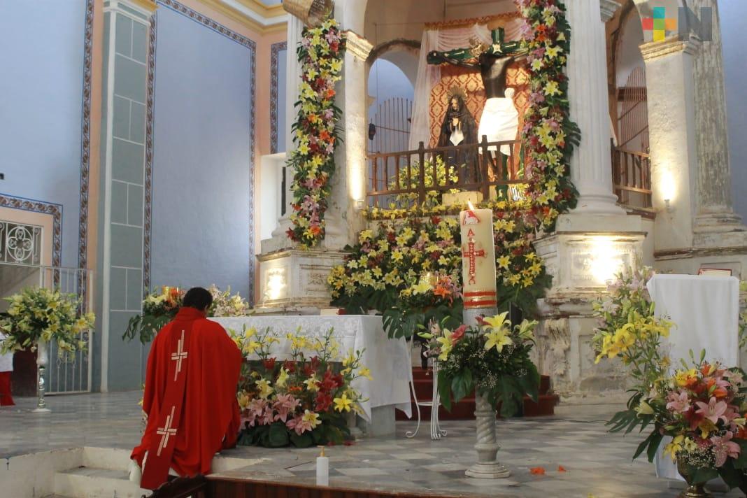 De manera virtual, los devotos siguieron ceremonial religioso del Cristo Negro