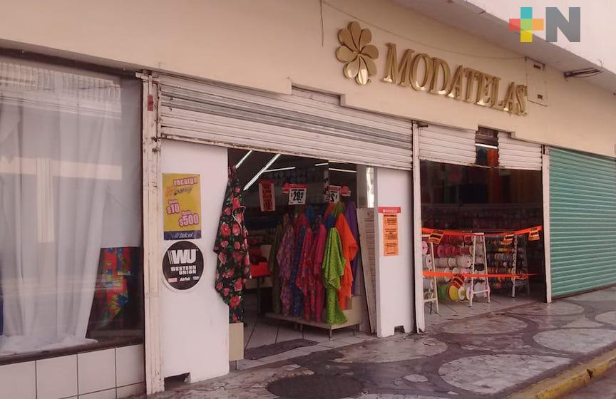 Continúan abiertos algunos negocios no esenciales en la ciudad de Veracruz