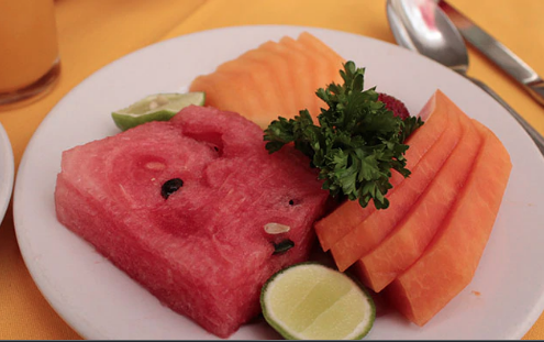 UV aconseja llevar una alimentación balanceada, en especial a quienes padecen COVID-19