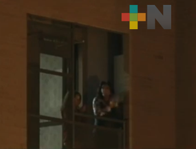 Xalapeños salen a sus azoteas a brindarles un aplauso al personal del sector salud