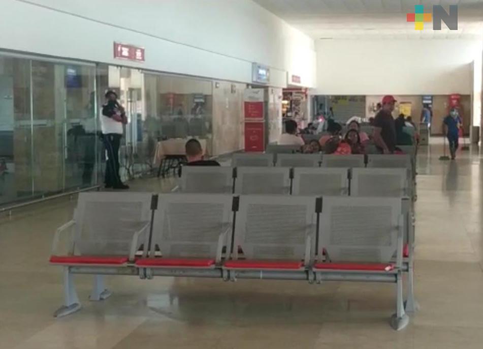 Afluencia de pasajeros se redujo un 70% en la central camionera de Coatzacoalcos