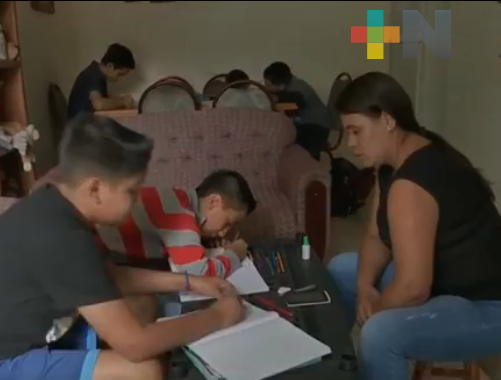 Así viven estudiantes y padres de familia, las clases desde casa