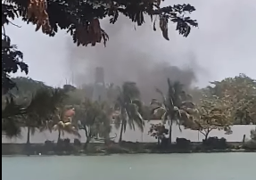 Cremación genera densa columna de humo en la  ciudad de Veracruz