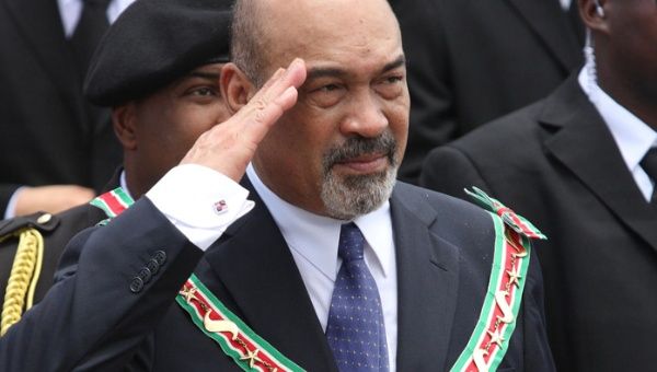 Presidente de Surinam va por tercer mandato pese a condena de cárcel