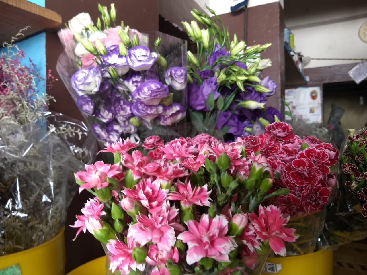 Baja venta de flores reportan en la ciudad de Veracruz