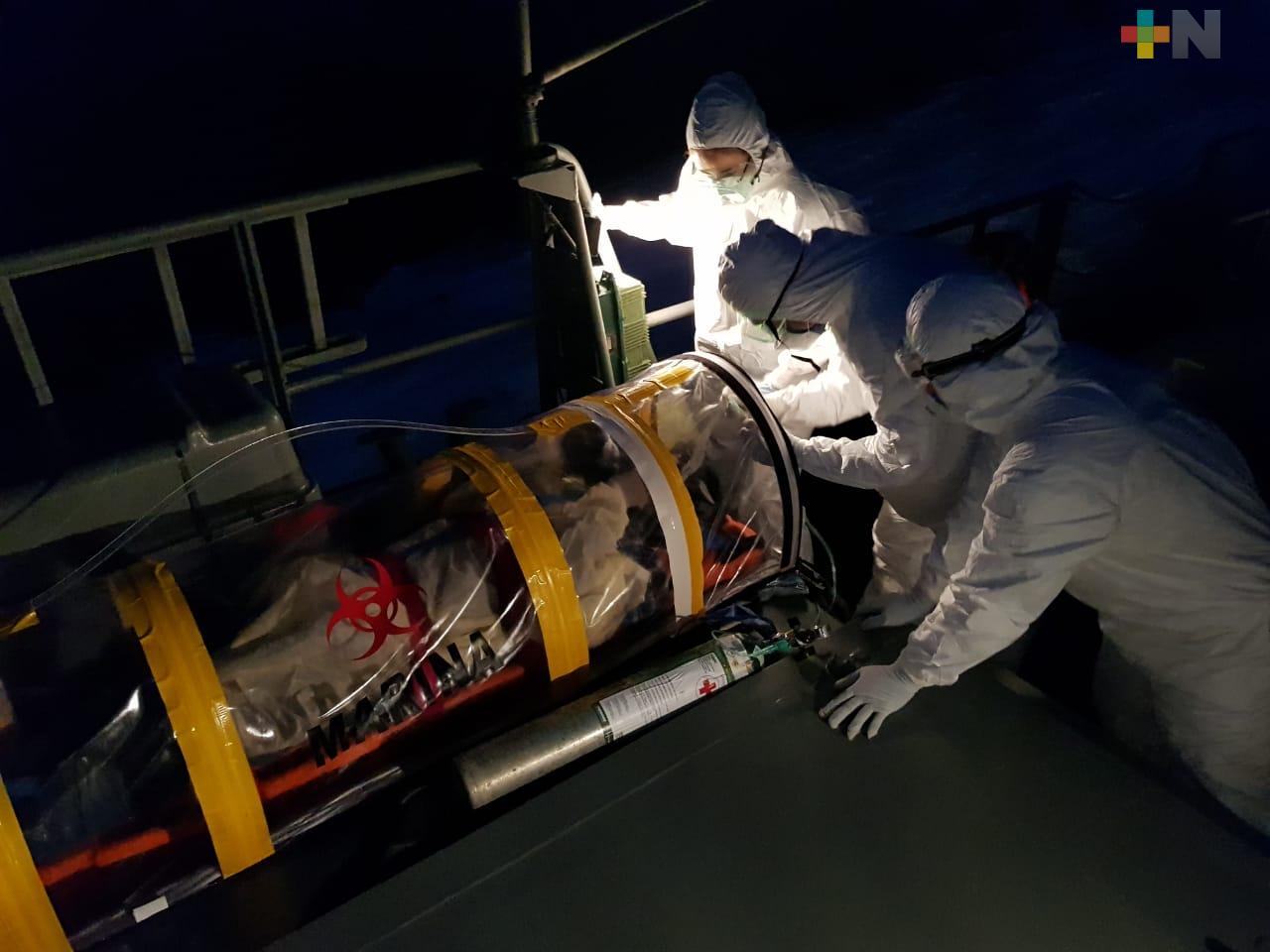 Atienden a tripulante hindú con síntomas de COVID-19, en el puerto de Veracruz