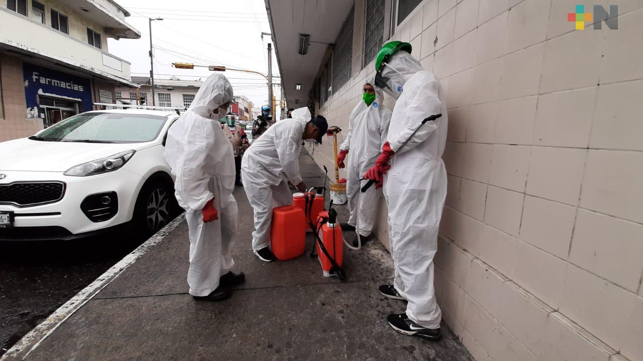 Sanitizan mercado Hidalgo de la ciudad de Veracruz