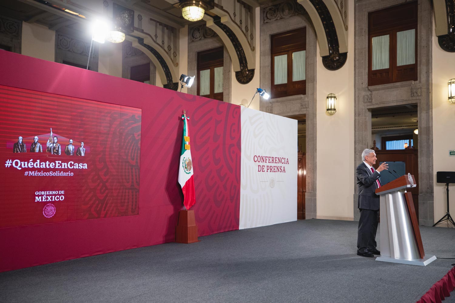 López Obrador destaca descenso de la epidemia en algunas regiones del país