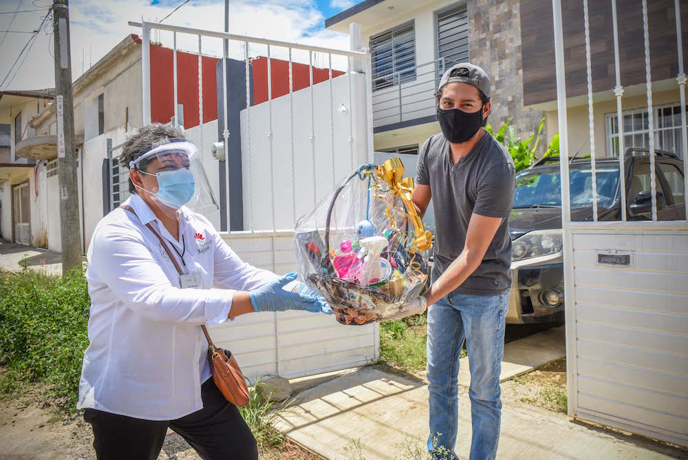 Premian a ganadores del concurso Patitas Unidas