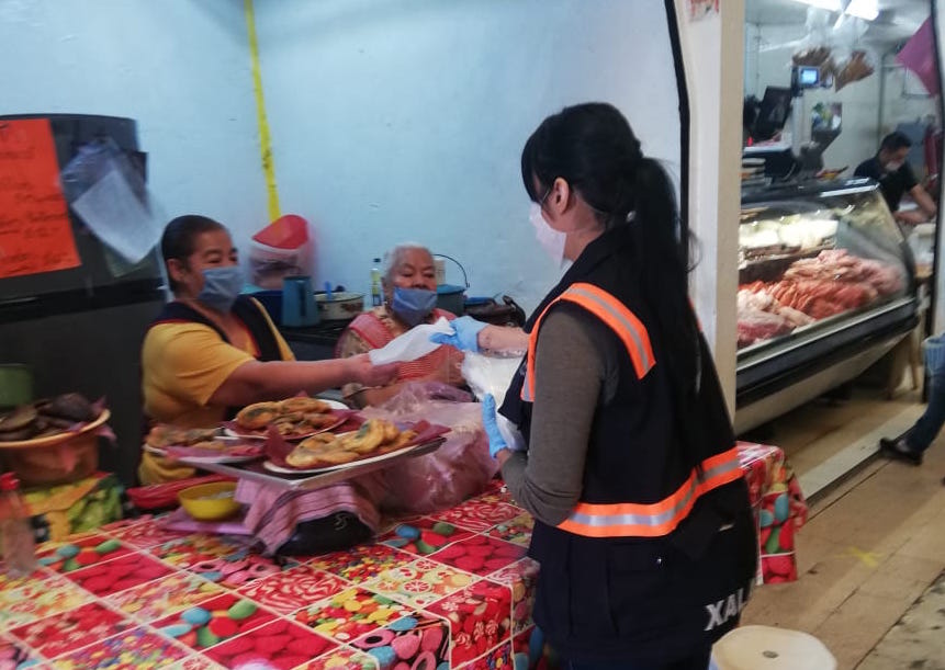Continúan acciones de prevención en tianguis y mercados de la ciudad