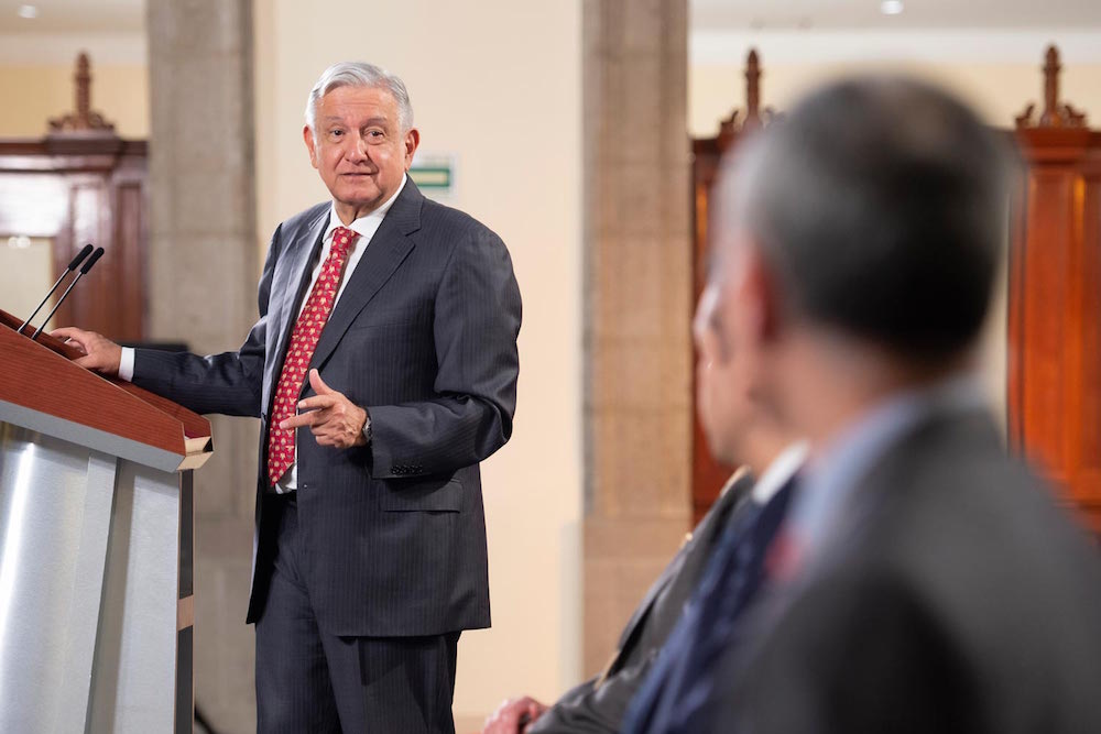 López Obrador anuncia denuncias por fraude en sector eléctrico