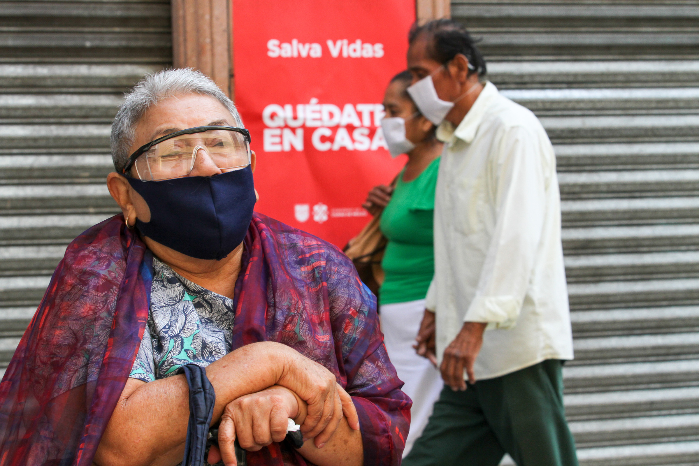 Presidente llama a mantener medidas preventivas ante COVID-19