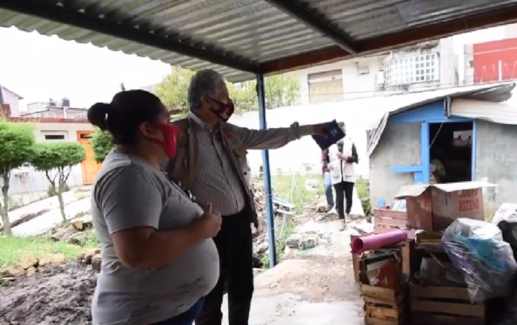 Alcalde de Xalapa recorrió zonas afectadas por lluvias en la capital