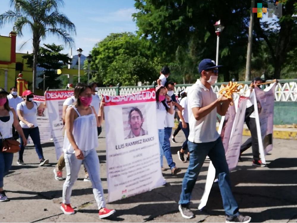 Con marcha pacífica, habitantes del municipio del Naranjal piden aparezca Luis Ramírez Ramos