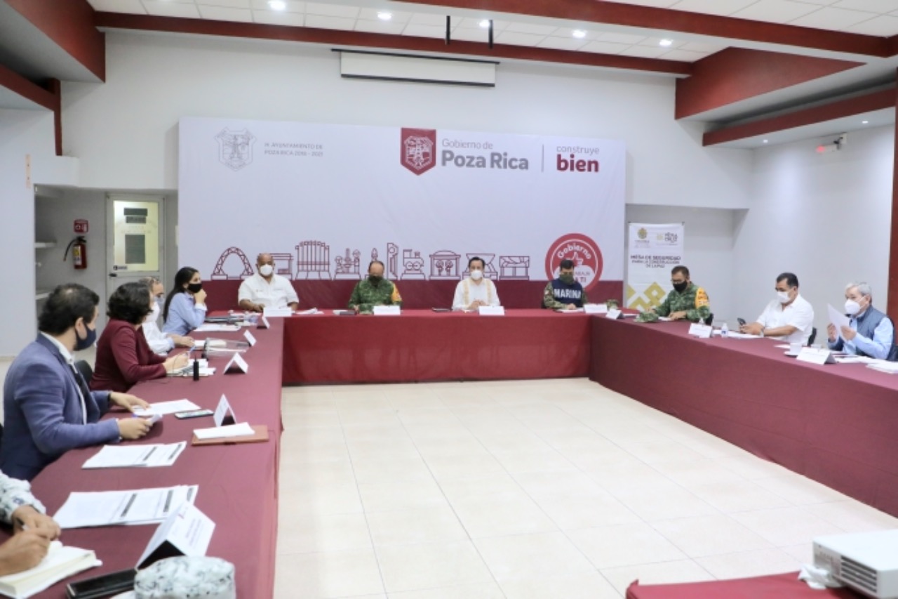 Destaca Cuitláhuac García en Poza Rica, aseguramiento de toma clandestina y 4,500 litros de hidrocarburo