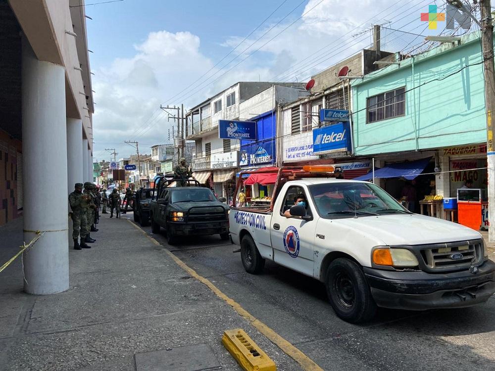 Elementos de Sedena exhortan a población de Agua Dulce acatar disposiciones sanitarias