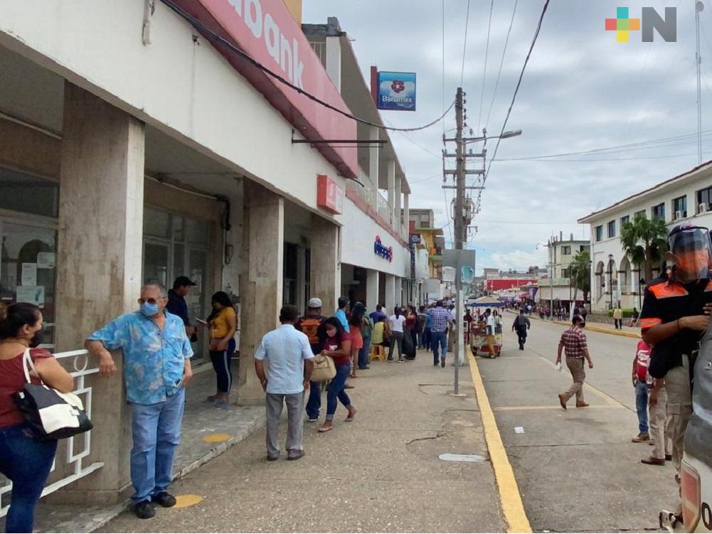 En Acayucan, sancionan a Banamex y Bancomer por no acatar medidas de sanidad