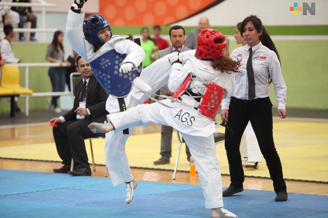 Árbitros veracruzanos de taekwondo continúan capacitándose